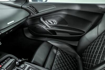 2018 Audi R8 5.2 quattro V10 Plus Spyder   - Photo 37 - Joliet, IL 60435
