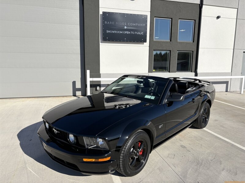 2006 Ford Mustang GT Premium - Photo 1 - Statesville, NC 28677