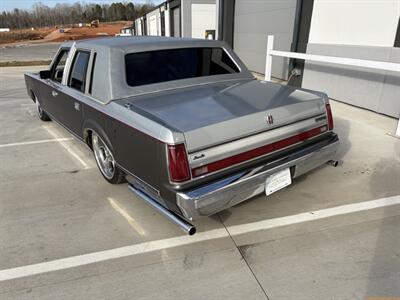 1988 Lincoln Town Car Cartier   - Photo 3 - Statesville, NC 28677