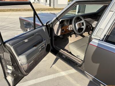 1988 Lincoln Town Car Cartier   - Photo 61 - Statesville, NC 28677