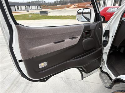 1997 Toyota HiAce Super Custom Living Saloon EX   - Photo 51 - Statesville, NC 28677