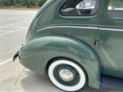 1940 Ford Deluxe Sedan - Photo 16 - Statesville, NC 28677
