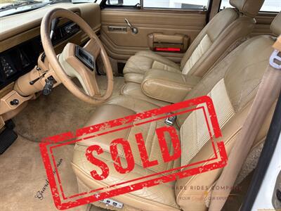 1988 Jeep Grand Wagoneer 4x4   - Photo 22 - Statesville, NC 28677