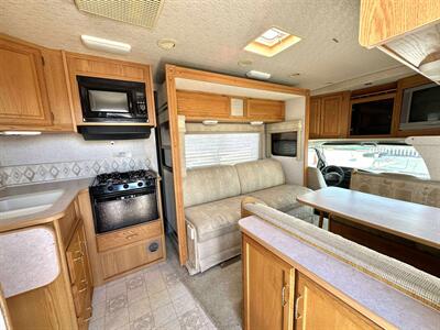 2004 Winnebago «model»   - Photo 2 - Albuquerque, NM 87105