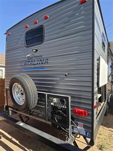 2021 Coachmen By Forest River Catalina 293QBCK   - Photo 3 - Albuquerque, NM 87105
