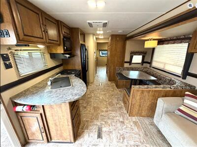2017 CrossRoads RV Zinger - Photo 2 - Albuquerque, NM 87105