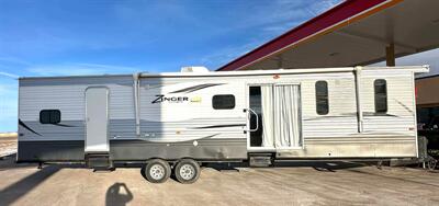 2017 CrossRoads RV Zinger - Photo 2 - Albuquerque, NM 87105