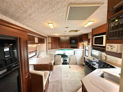 2001 Winnebago Ford Econoline E450   - Photo 2 - Albuquerque, NM 87105