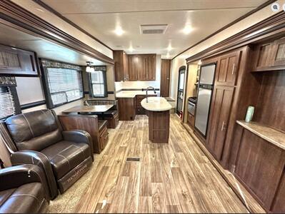 2018 Keystone Crossroads Volante 290RL   - Photo 2 - Albuquerque, NM 87105