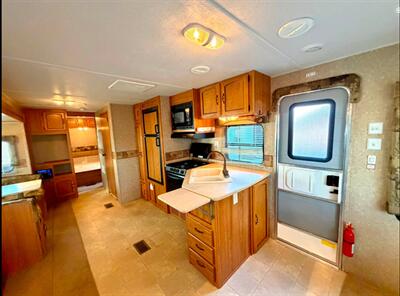 2010 Palomino Puma - Photo 2 - Albuquerque, NM 87105