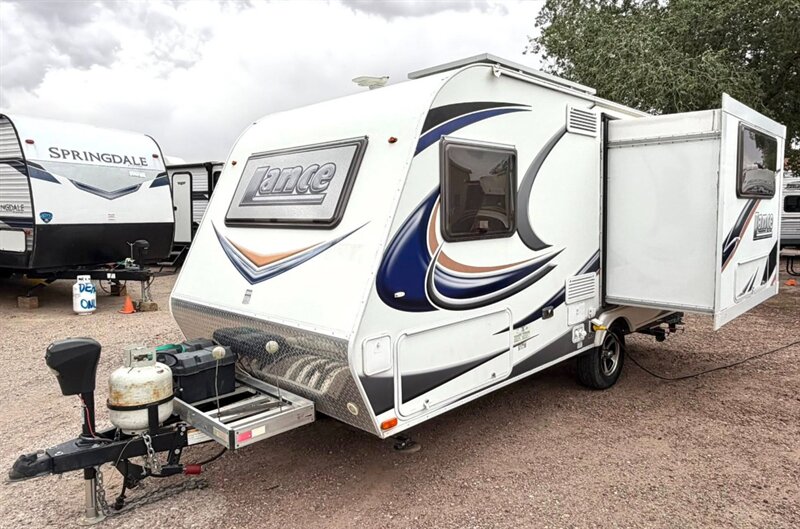 2015 Lance Manufacturing M-1575   - Photo 1 - Albuquerque, NM 87105