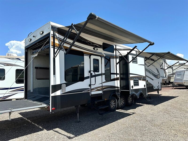2013 Keystone Fuzion FZ395  