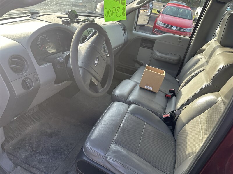 2005 Ford F-150 XL 2dr Standard Cab XL   - Photo 10 - East Haven, CT 06513