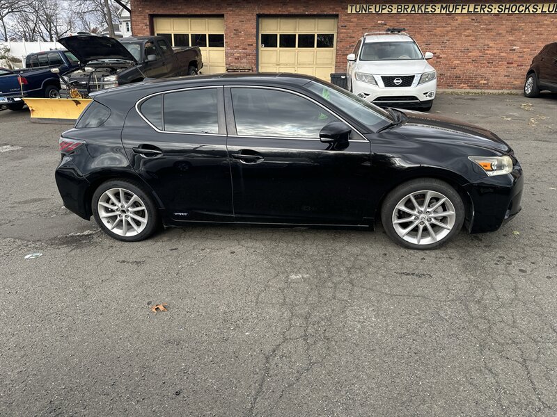 2012 Lexus CT 200h - Photo 7 - East Haven, CT 06513