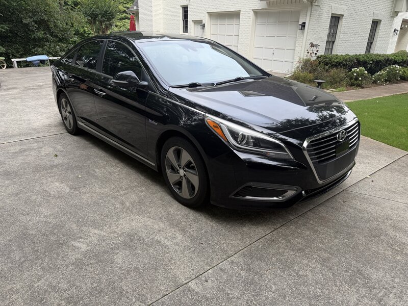 2016 Hyundai Sonata Hybrid Limited Plug in hybrid - Photo 8 - East Haven, CT 06513