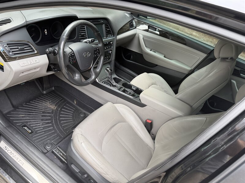 2016 Hyundai Sonata Hybrid Limited Plug in hybrid - Photo 9 - East Haven, CT 06513