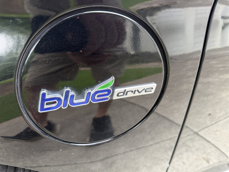2016 Hyundai Sonata Hybrid Limited Plug in hybrid - Photo 23 - East Haven, CT 06513
