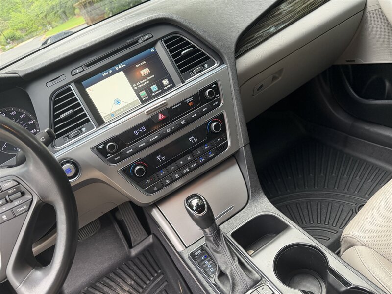 2016 Hyundai Sonata Hybrid Limited Plug in hybrid - Photo 11 - East Haven, CT 06513
