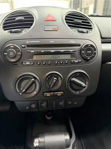2009 Volkswagen Beetle SE WOW !! ONLY 40K MILES !!! EXTREMELY HARD TO FIND WITH THIS MILES !! POWER TOP HTD SAETS !! CALL NOW 954-902-9298 MATT . - Photo 27 - Pompano Beach, FL 33069