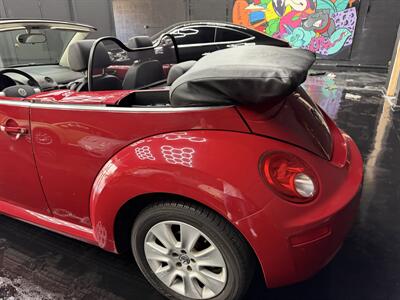 2009 Volkswagen Beetle SE WOW !! ONLY 40K MILES !!! EXTREMELY HARD TO FIND WITH THIS MILES !! POWER TOP HTD SAETS !! CALL NOW 954-902-9298 MATT . - Photo 43 - Pompano Beach, FL 33069