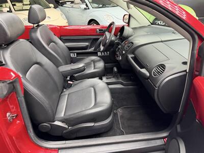 2009 Volkswagen Beetle SE WOW !! ONLY 40K MILES !!! EXTREMELY HARD TO FIND WITH THIS MILES !! POWER TOP HTD SAETS !! CALL NOW 954-902-9298 MATT . - Photo 6 - Pompano Beach, FL 33069