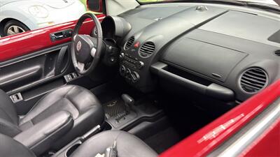 2009 Volkswagen Beetle SE WOW !! ONLY 40K MILES !!! EXTREMELY HARD TO FIND WITH THIS MILES !! POWER TOP HTD SAETS !! CALL NOW 954-902-9298 MATT . - Photo 40 - Pompano Beach, FL 33069