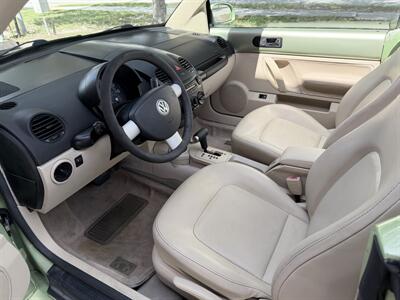 2005 Volkswagen New Beetle Convertible GLS  WOW !! SUPER LOW MILES 78K !!! POWER TOP !! - Photo 24 - Pompano Beach, FL 33069