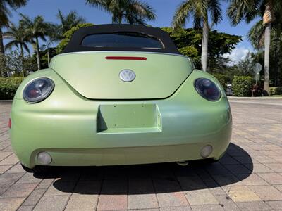 2005 Volkswagen New Beetle Convertible GLS  WOW !! SUPER LOW MILES 78K !!! POWER TOP !! - Photo 14 - Pompano Beach, FL 33069