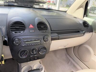2005 Volkswagen New Beetle Convertible GLS  WOW !! SUPER LOW MILES 78K !!! POWER TOP !! - Photo 50 - Pompano Beach, FL 33069