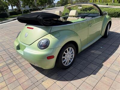 2005 Volkswagen New Beetle Convertible GLS  WOW !! SUPER LOW MILES 78K !!! POWER TOP !! - Photo 12 - Pompano Beach, FL 33069