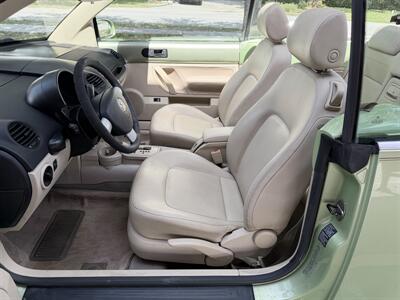 2005 Volkswagen New Beetle Convertible GLS  WOW !! SUPER LOW MILES 78K !!! POWER TOP !! - Photo 20 - Pompano Beach, FL 33069