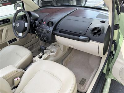 2005 Volkswagen New Beetle Convertible GLS  WOW !! SUPER LOW MILES 78K !!! POWER TOP !! - Photo 46 - Pompano Beach, FL 33069