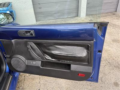 2008 Volkswagen New Beetle Convertible SE PZEV  SUPER LOW MILES 70K !! RARE COLOR !!POWER TOP !! - Photo 42 - Pompano Beach, FL 33069