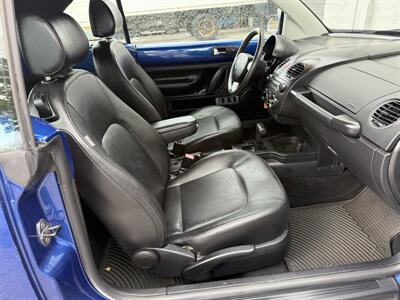 2008 Volkswagen New Beetle Convertible SE PZEV  SUPER LOW MILES 70K !! RARE COLOR !!POWER TOP !! - Photo 17 - Pompano Beach, FL 33069