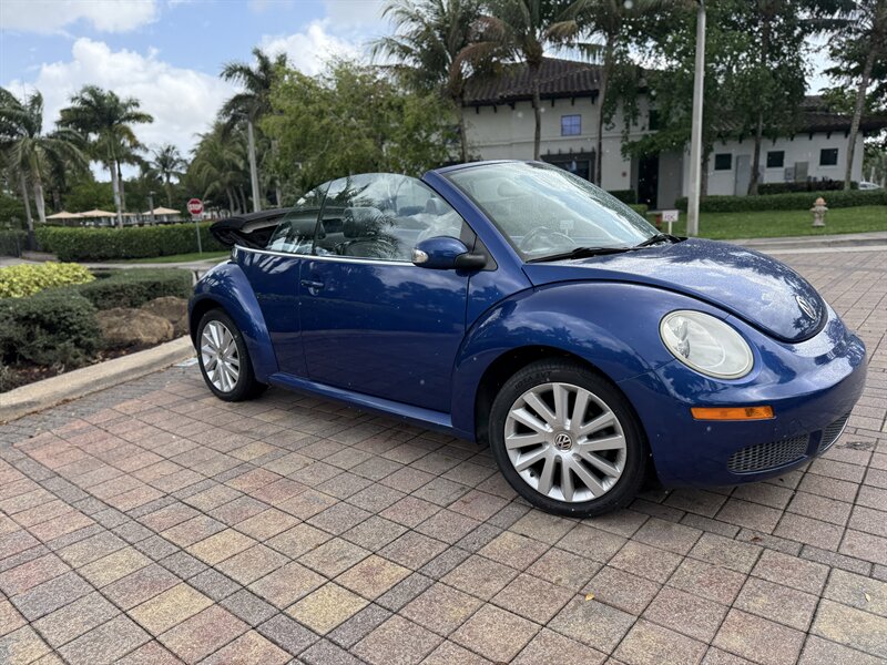 2008 Volkswagen New Beetle Convertible SE PZEV  SUPER LOW MILES 70K !! RARE COLOR !!POWER TOP !! - Photo 1 - Pompano Beach, FL 33069