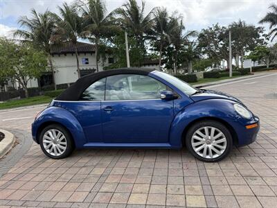 2008 Volkswagen New Beetle Convertible SE PZEV  SUPER LOW MILES 70K !! RARE COLOR !!POWER TOP !! - Photo 12 - Pompano Beach, FL 33069