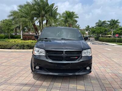 2017 Dodge Grand Caravan SXT   - Photo 4 - Pompano Beach, FL 33069