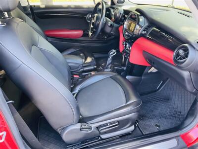 2016 MINI Hardtop 2 Door Cooper   - Photo 12 - Pompano Beach, FL 33069