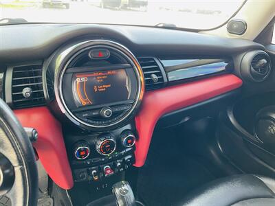 2016 MINI Hardtop 2 Door Cooper   - Photo 23 - Pompano Beach, FL 33069