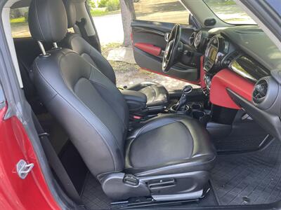 2016 MINI Hardtop 2 Door Cooper   - Photo 38 - Pompano Beach, FL 33069