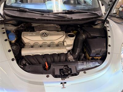 2006 Volkswagen New Beetle Convertible 2.5 WOW !! THE BEST COLOR COMBO !! SUPER LOW MILES ONLY96K !!! POWER TOP !!HTD SEATS !! 954-908-9298 !!! - Photo 25 - Pompano Beach, FL 33069