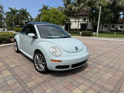 2006 Volkswagen New Beetle Convertible 2.5 WOW !! THE BEST COLOR COMBO !! SUPER LOW MILES ONLY96K !!! POWER TOP !!HTD SEATS !! 954-908-9298 !!! - Photo 30 - Pompano Beach, FL 33069