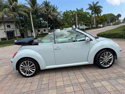 2006 Volkswagen New Beetle Convertible 2.5 WOW !! THE BEST COLOR COMBO !! SUPER LOW MILES ONLY96K !!! POWER TOP !!HTD SEATS !! 954-908-9298 !!! - Photo 13 - Pompano Beach, FL 33069