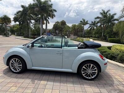 2006 Volkswagen New Beetle Convertible 2.5 WOW !! THE BEST COLOR COMBO !! SUPER LOW MILES ONLY96K !!! POWER TOP !!HTD SEATS !! 954-908-9298 !!! - Photo 17 - Pompano Beach, FL 33069