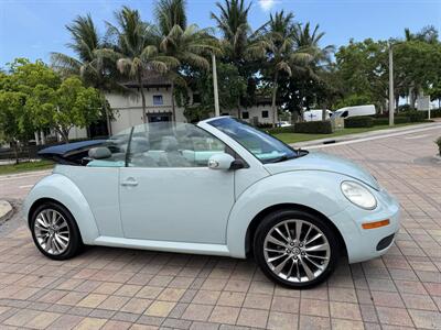 2006 Volkswagen New Beetle Convertible 2.5 WOW !! THE BEST COLOR COMBO !! SUPER LOW MILES ONLY96K !!! POWER TOP !!HTD SEATS !! 954-908-9298 !!! - Photo 18 - Pompano Beach, FL 33069