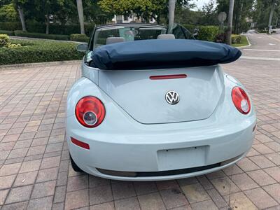 2006 Volkswagen New Beetle Convertible 2.5 WOW !! THE BEST COLOR COMBO !! SUPER LOW MILES ONLY96K !!! POWER TOP !!HTD SEATS !! 954-908-9298 !!! - Photo 32 - Pompano Beach, FL 33069