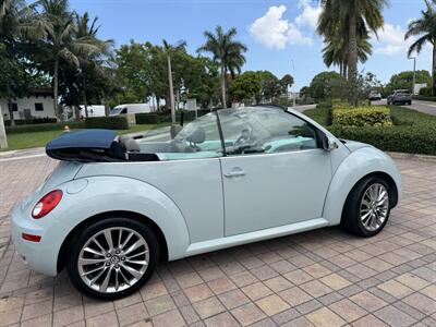 2006 Volkswagen New Beetle Convertible 2.5 WOW !! THE BEST COLOR COMBO !! SUPER LOW MILES ONLY96K !!! POWER TOP !!HTD SEATS !! 954-908-9298 !!! - Photo 7 - Pompano Beach, FL 33069