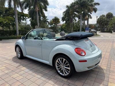 2006 Volkswagen New Beetle Convertible 2.5 WOW !! THE BEST COLOR COMBO !! SUPER LOW MILES ONLY96K !!! POWER TOP !!HTD SEATS !! 954-908-9298 !!! - Photo 38 - Pompano Beach, FL 33069