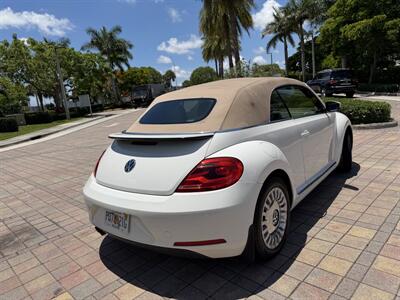 2013 Volkswagen Beetle Convertible 2.5L PZEV WOW!! SUPER LOW MILES 62K !! GREART COLOR COMBO !! 954-902-9298 MATT . - Photo 16 - Pompano Beach, FL 33069