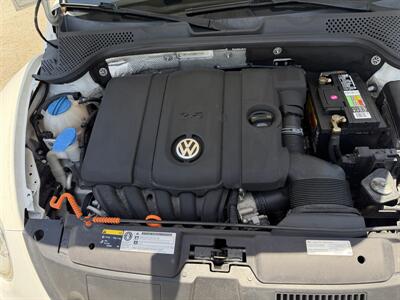 2013 Volkswagen Beetle Convertible 2.5L PZEV WOW!! SUPER LOW MILES 62K !! GREART COLOR COMBO !! 954-902-9298 MATT . - Photo 4 - Pompano Beach, FL 33069